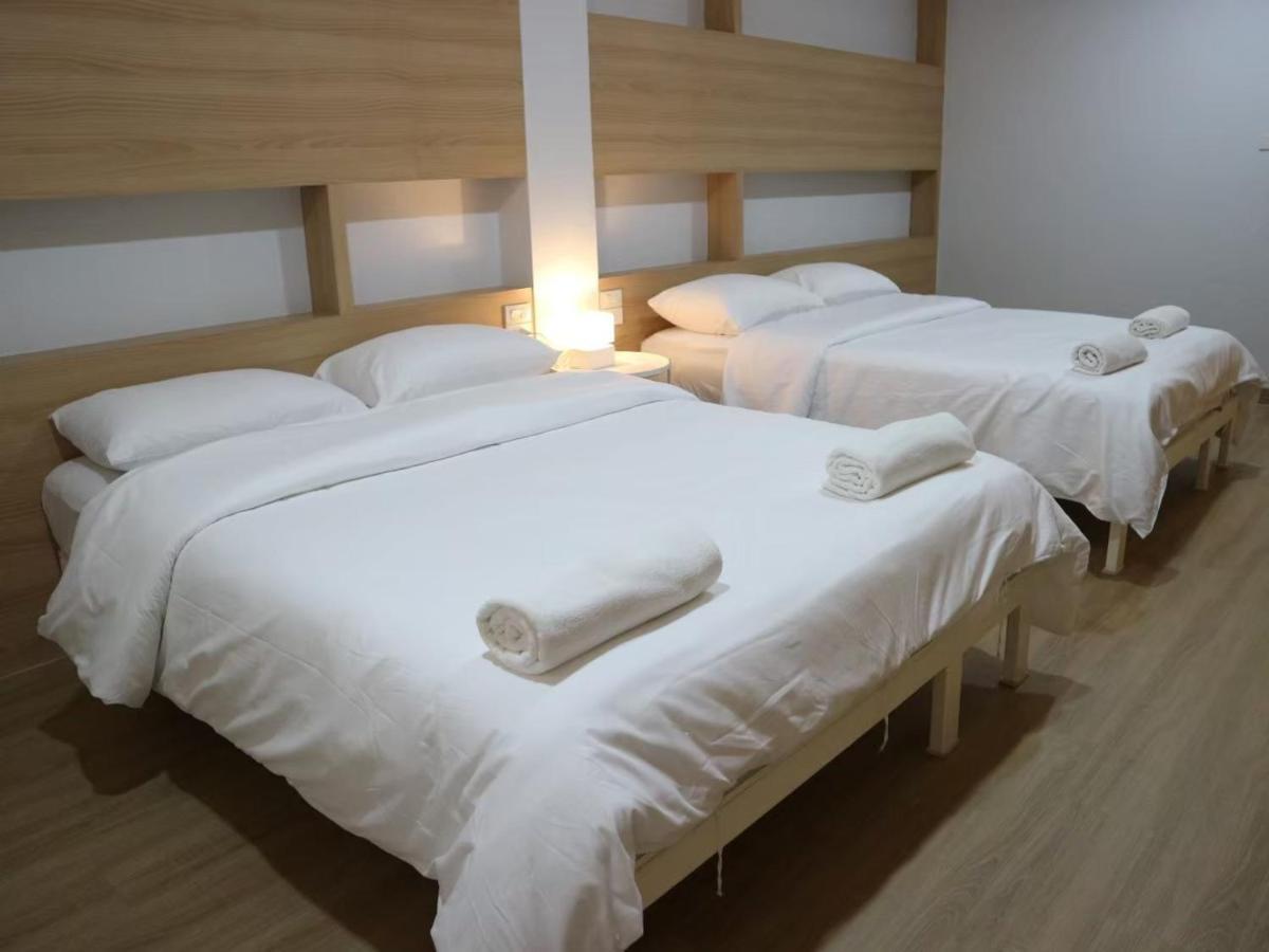 Boon Street Hostel Bangkok Exteriör bild