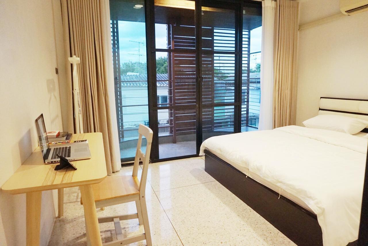 Boon Street Hostel Bangkok Exteriör bild