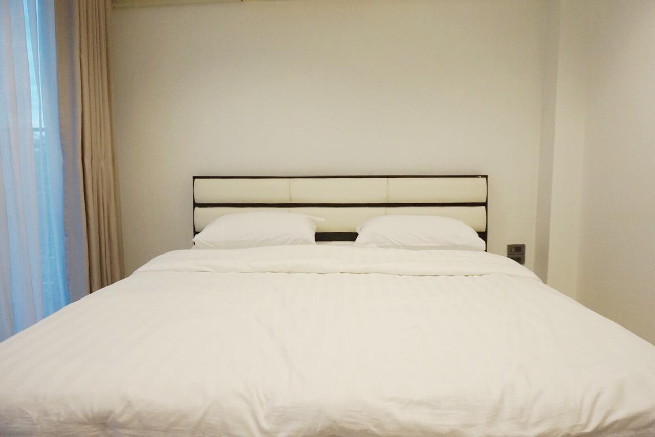 Boon Street Hostel Bangkok Exteriör bild