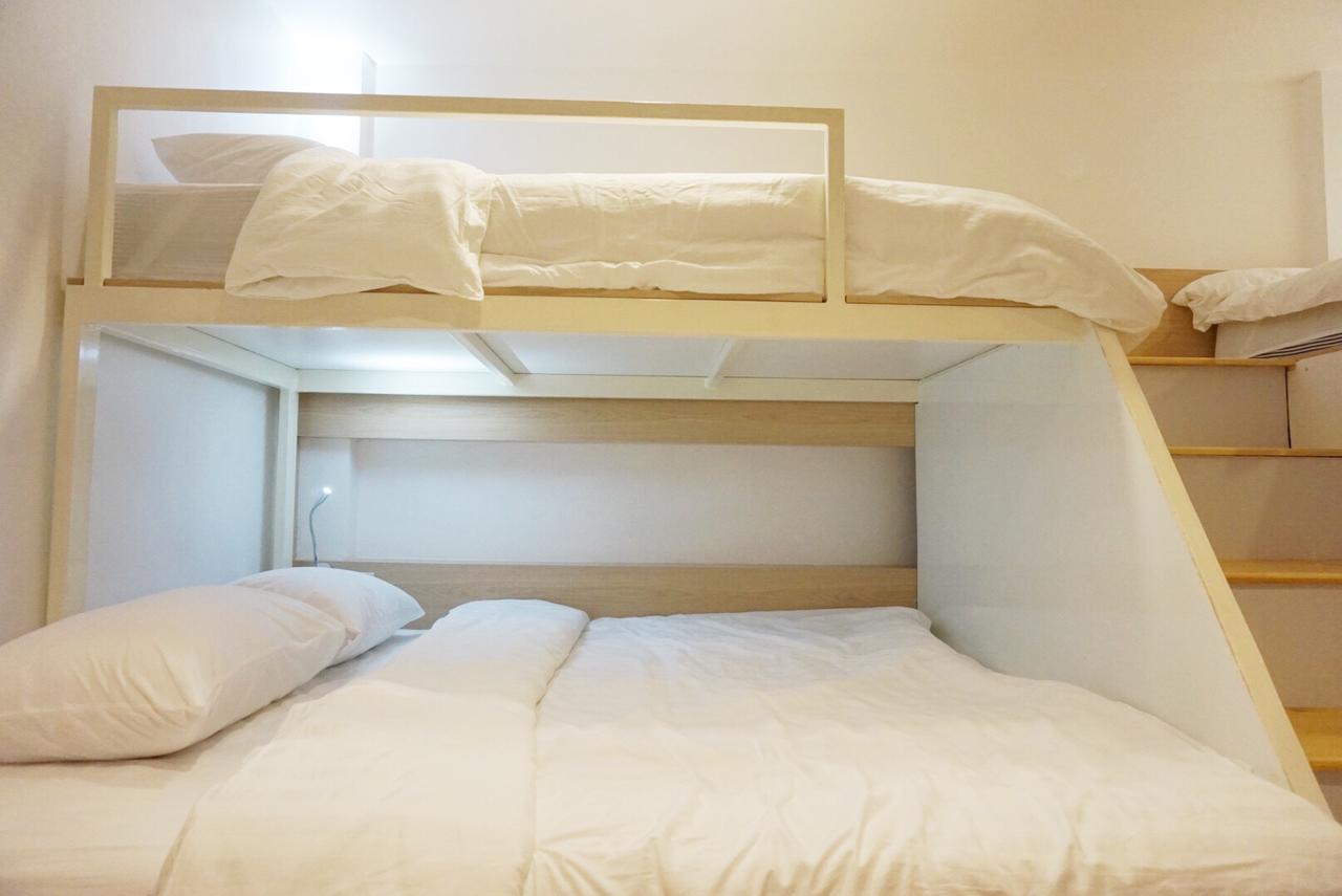 Boon Street Hostel Bangkok Exteriör bild