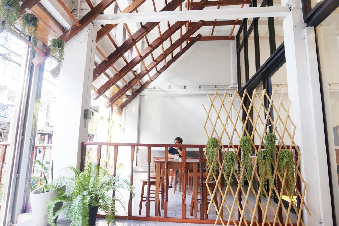 Boon Street Hostel Bangkok Exteriör bild