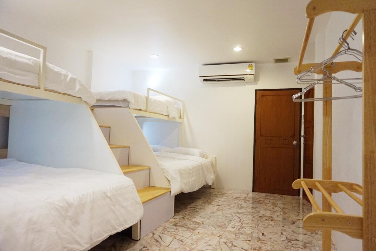 Boon Street Hostel Bangkok Exteriör bild