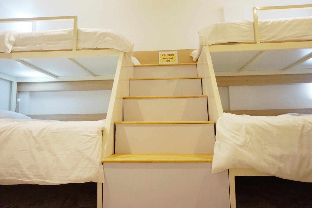 Boon Street Hostel Bangkok Exteriör bild